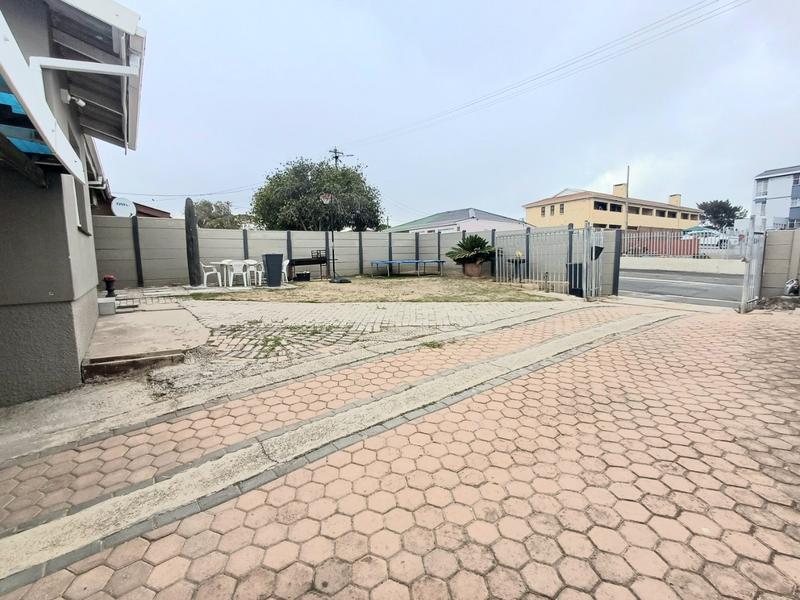 4 Bedroom Property for Sale in Da Nova Western Cape